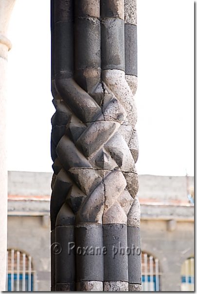 Pilier de la mosquée Behram pacha - Pillar of Behram pasha mosque Behram pasa camii - Diyarbakir