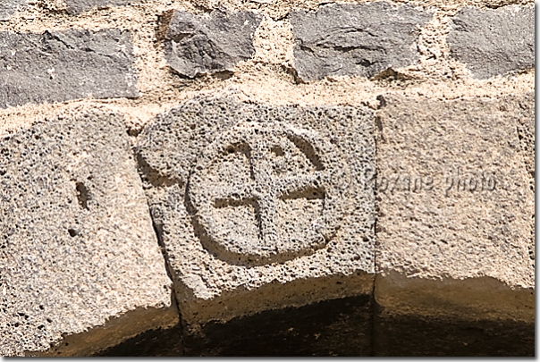 Croix sur les remparts de Diyarbakir - Cross on the Diyarbakir ramparts Diyarbakir