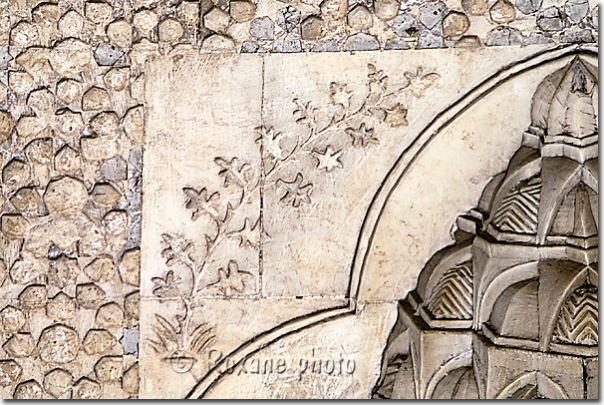 Bas-relief - Mosquée Behram pacha - Bas-relief on the Behram pasha mosque - Behrampasa camii - Diyarbakir - Diyarbakır