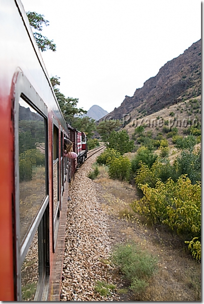 Train dans les gorges de l'Euphrate - Train in the gorges of Euphrates