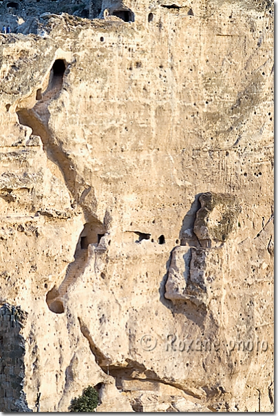 Falaise de Hasankeyf - Cliff of Hasankeyf - Hasankeyf uçurumu  Hasankeyf