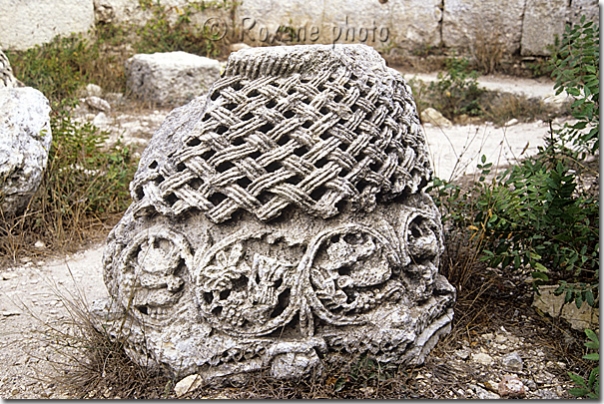 Chapiteau de colonne sculpté - Monastère de St Siméon le Stylite - Carved column capital - Aya Simeon Stilit manastiri - Hatay - Antakya - Antioche