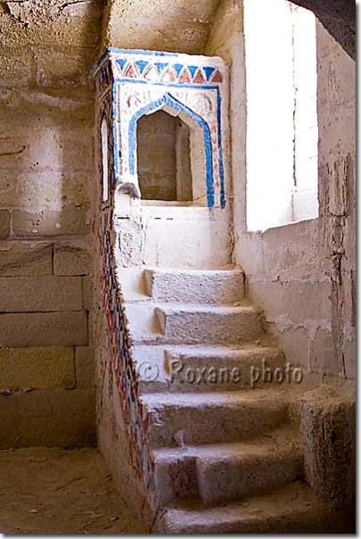 Mihrab en pierre dans une ancienne église - Mihrab in the former church - Mihrap - Cavusin - Çavusin