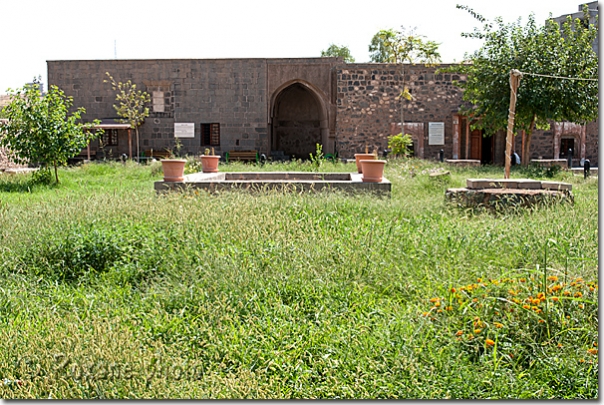 Mausolée de Mem et Zîn - Mem and Zîn's mausoleum - Cizre