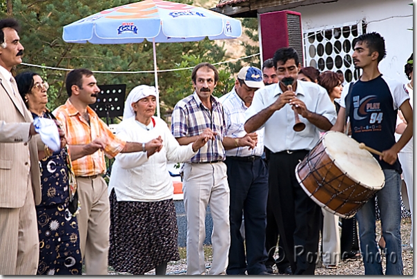 Fête kurde alévie - Kurdish Alevi feast - Divrigi - Divriği