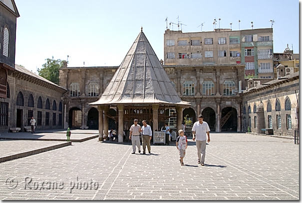 Cour intérieure de la grande mosquée de Diyarbakir - Great mosque of Diyarbakir - Diyarbakir ulu camii - Diyarbakir - Diyarbakır