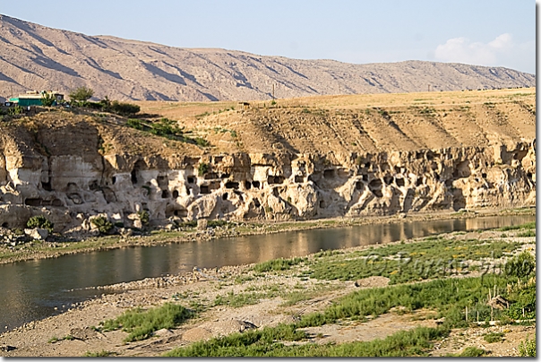 Grottes de Hasankeyf - Hasankeyf's caves - Hasankeyf magaralari  Hasankeyf